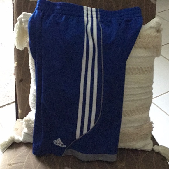 🔥🔥NEW Adidas Basketball Shorts - Picture 4 of 5